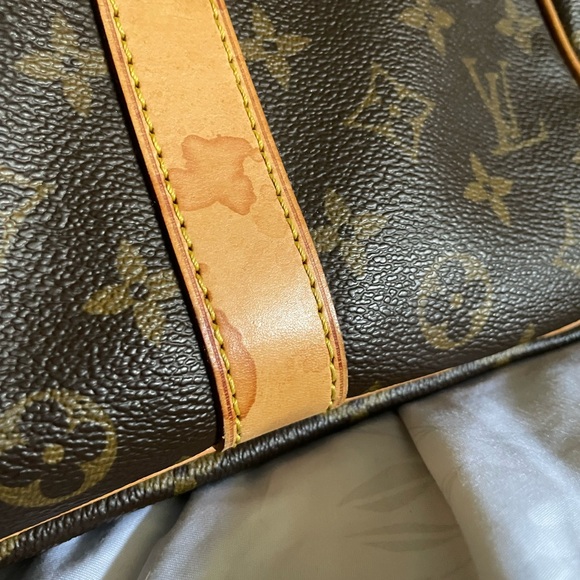 Louis Vuitton: Keepall Bandoulière 50 Travel Bag - Picture 7 of 8